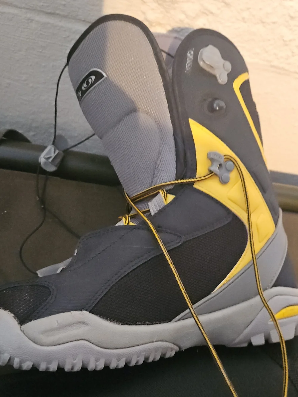 Salomon Women's Gray and Yellow Snowboarding Boot Interior